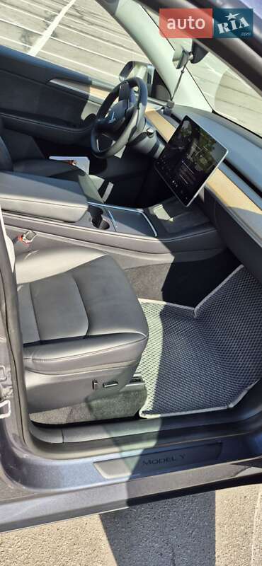 Внедорожник / Кроссовер Tesla Model Y 2023 в Полтаве