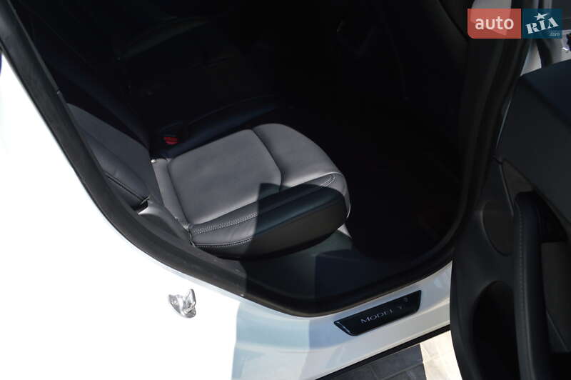 Позашляховик / Кросовер Tesla Model Y 2021 в Одесі