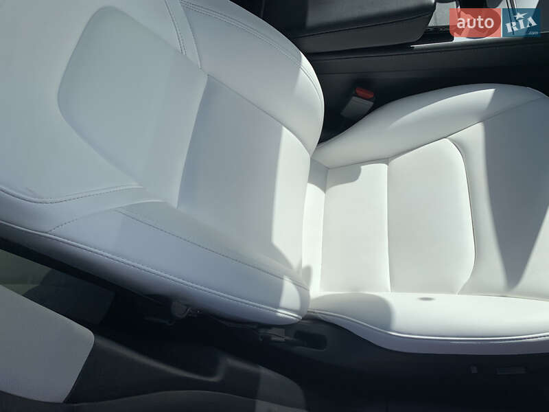 Позашляховик / Кросовер Tesla Model Y 2023 в Одесі
