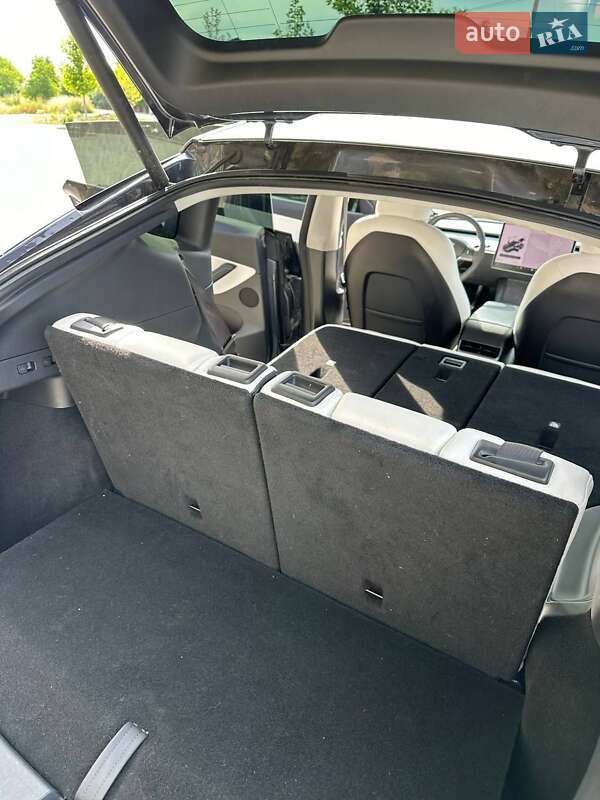 Внедорожник / Кроссовер Tesla Model Y 2021 в Львове
