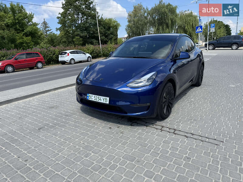 Tesla Model Y 2023