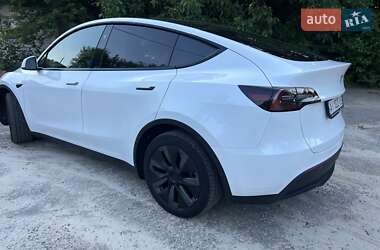Позашляховик / Кросовер Tesla Model Y 2024 в 