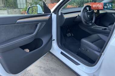Позашляховик / Кросовер Tesla Model Y 2024 в 