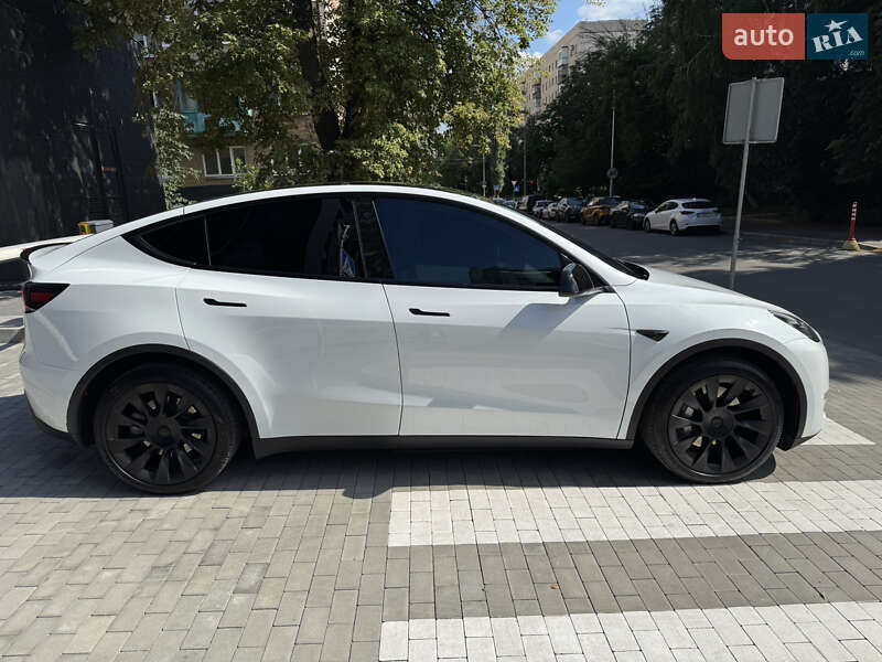 Позашляховик / Кросовер Tesla Model Y 2021 в Києві