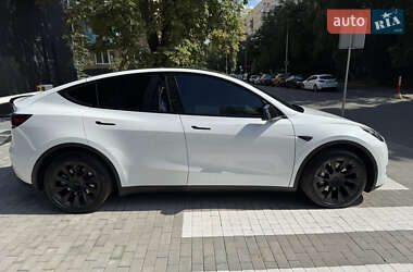 Внедорожник / Кроссовер Tesla Model Y 2021 в 