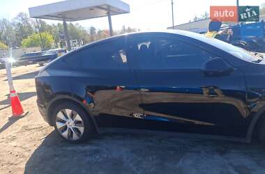 Позашляховик / Кросовер Tesla Model Y 2024 в 