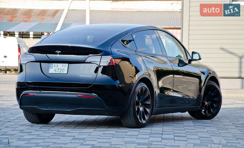 Позашляховик / Кросовер Tesla Model Y 2022 в Києві
