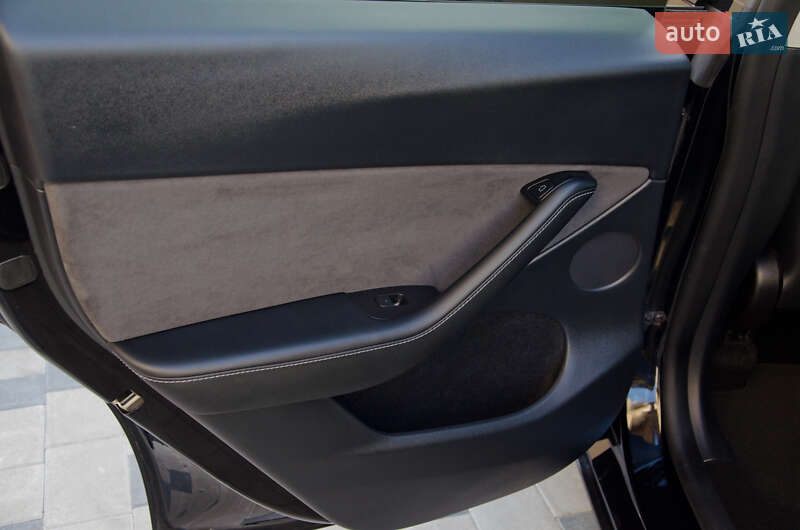 Позашляховик / Кросовер Tesla Model Y 2022 в Києві
