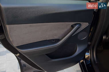 Позашляховик / Кросовер Tesla Model Y 2022 в 