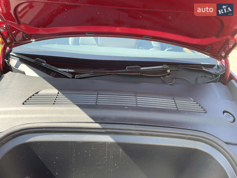 Внедорожник / Кроссовер Tesla Model Y 2024 в Львове
