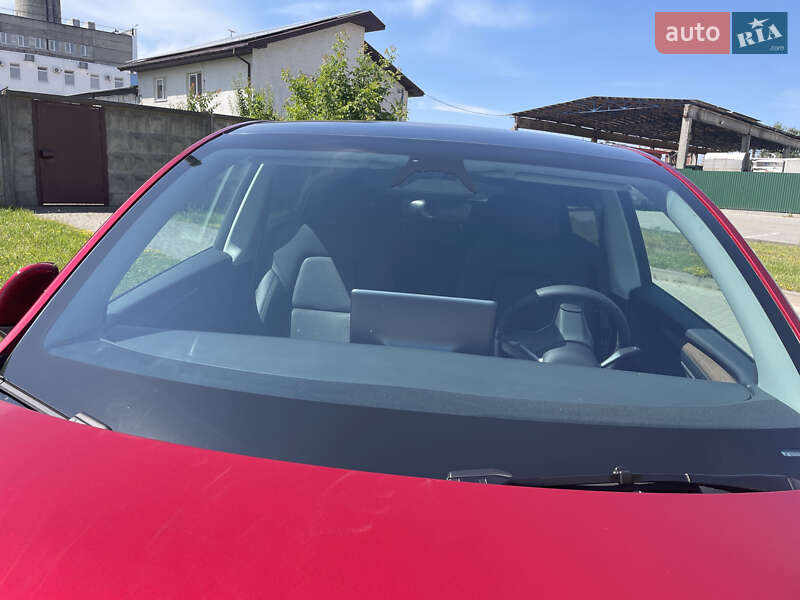 Внедорожник / Кроссовер Tesla Model Y 2024 в Львове