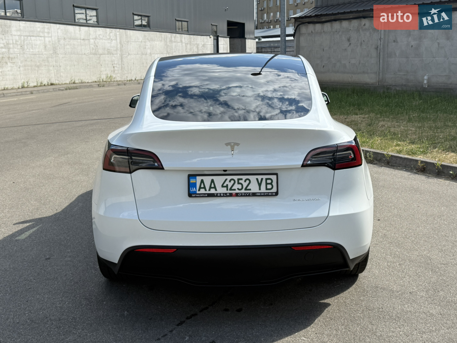 2022 Tesla Model Y - мініатюра 2