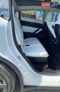 Позашляховик / Кросовер Tesla Model Y 2022 в 