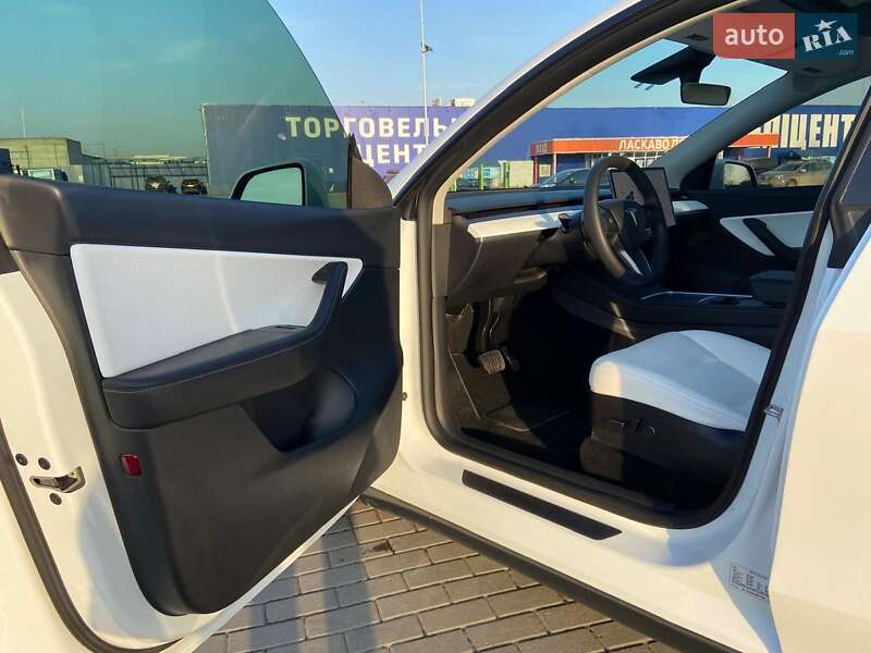 Внедорожник / Кроссовер Tesla Model Y 2021 в Тернополе