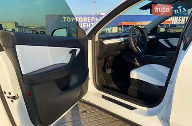 Позашляховик / Кросовер Tesla Model Y 2021 в 