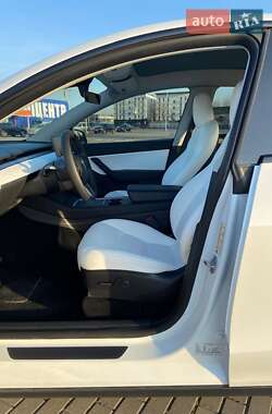 Позашляховик / Кросовер Tesla Model Y 2021 в 