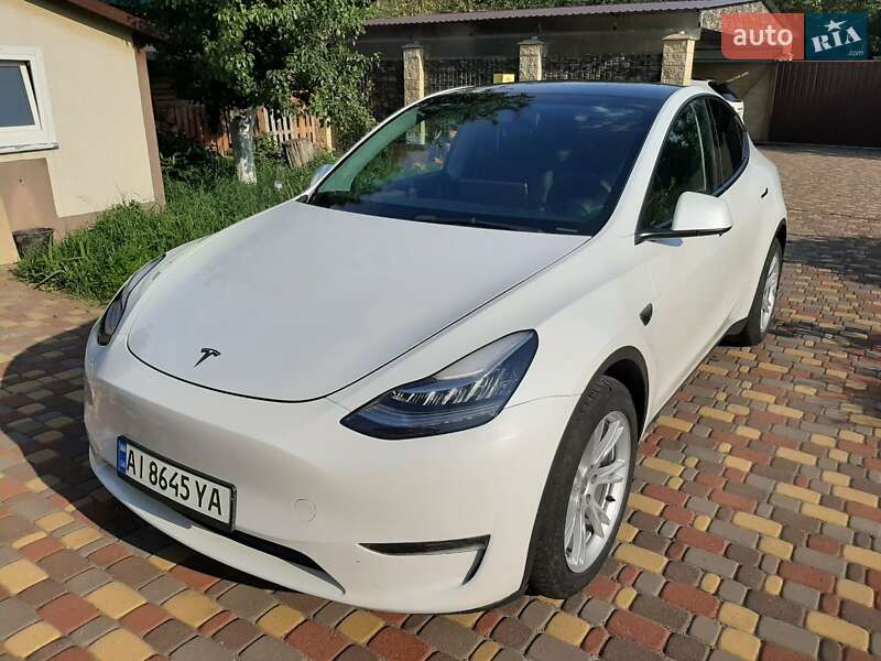 Tesla Model Y 2023
