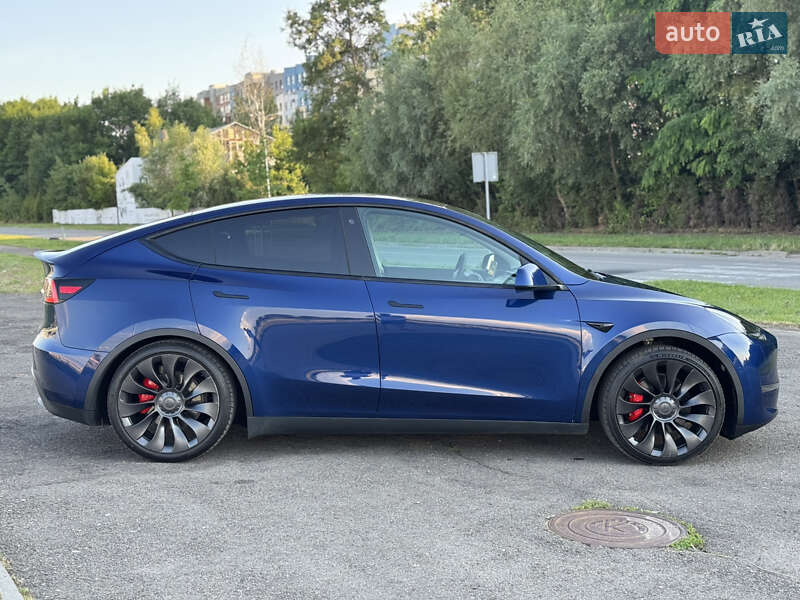 Позашляховик / Кросовер Tesla Model Y 2022 в Львові