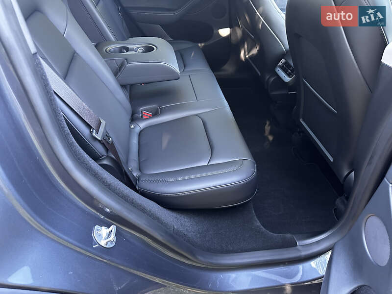 Позашляховик / Кросовер Tesla Model Y 2023 в Полтаві