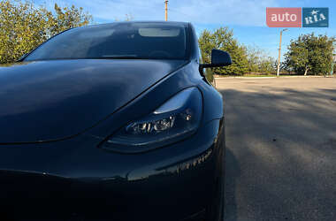 Позашляховик / Кросовер Tesla Model Y 2021 в 