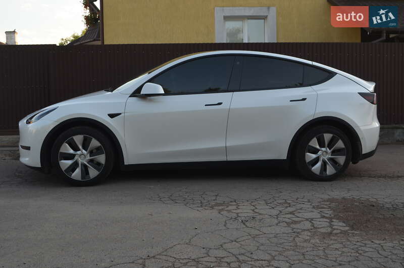 Позашляховик / Кросовер Tesla Model Y 2021 в Львові