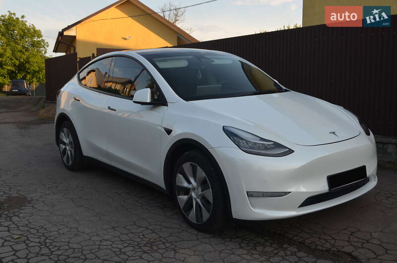 Tesla Model Y 2021