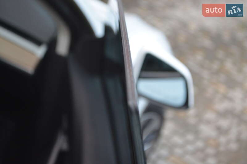 Позашляховик / Кросовер Tesla Model Y 2021 в Львові