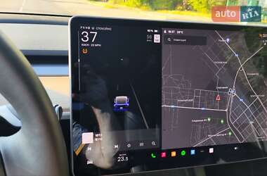 Позашляховик / Кросовер Tesla Model Y 2021 в 