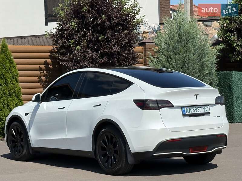 Позашляховик / Кросовер Tesla Model Y 2022 в Києві