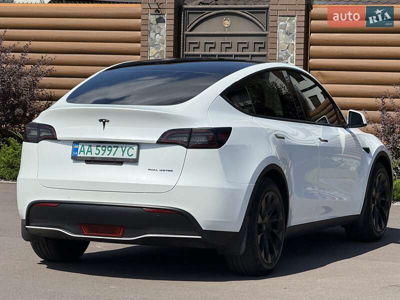 Позашляховик / Кросовер Tesla Model Y 2022 в Києві