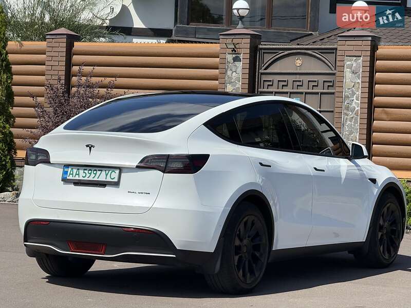 Позашляховик / Кросовер Tesla Model Y 2022 в Києві