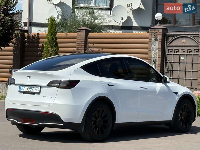 Позашляховик / Кросовер Tesla Model Y 2022 в Києві