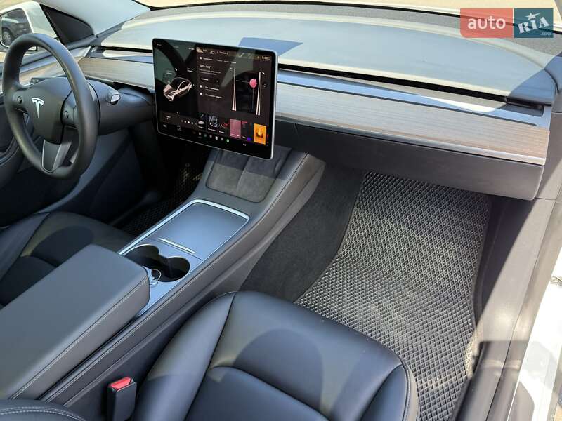 Позашляховик / Кросовер Tesla Model Y 2022 в Києві