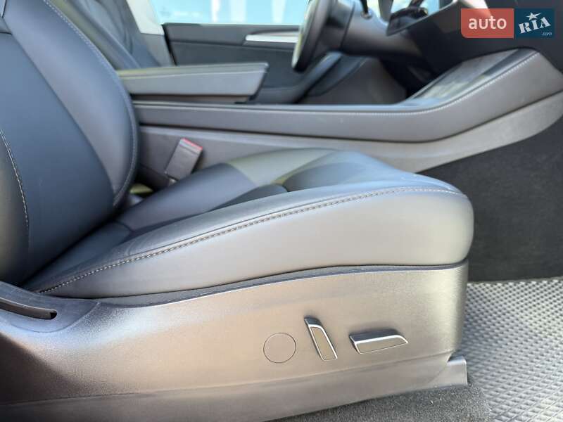 Позашляховик / Кросовер Tesla Model Y 2022 в Києві
