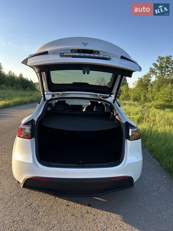 Внедорожник / Кроссовер Tesla Model Y 2023 в Трускавце