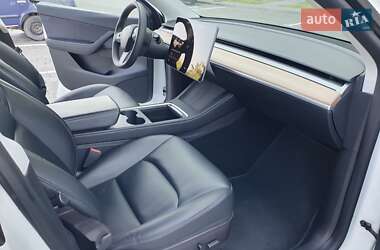 Внедорожник / Кроссовер Tesla Model Y 2021 в 