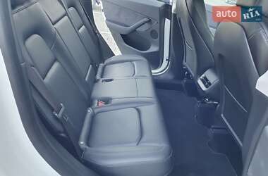 Внедорожник / Кроссовер Tesla Model Y 2021 в 