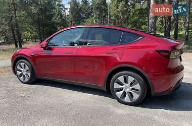 Позашляховик / Кросовер Tesla Model Y 2024 в 