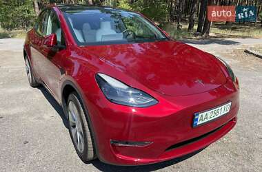 Позашляховик / Кросовер Tesla Model Y 2024 в 