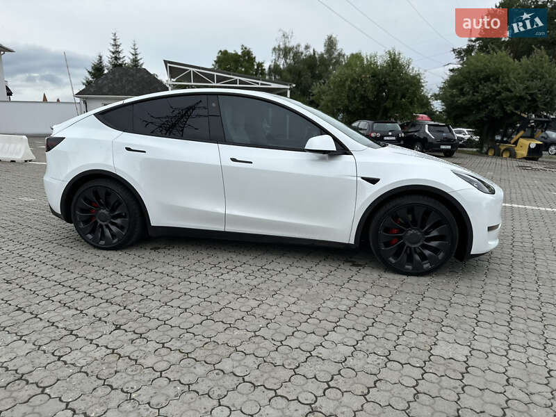 Внедорожник / Кроссовер Tesla Model Y 2022 в Черновцах