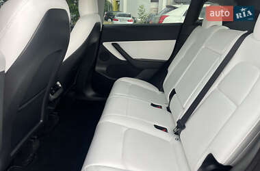 Позашляховик / Кросовер Tesla Model Y 2021 в 