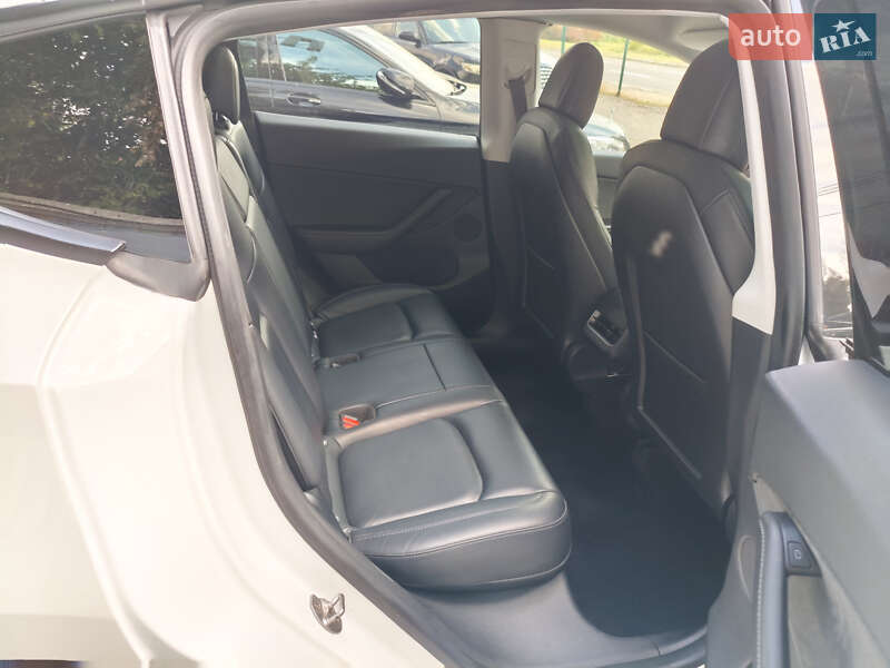 Внедорожник / Кроссовер Tesla Model Y 2021 в Киеве