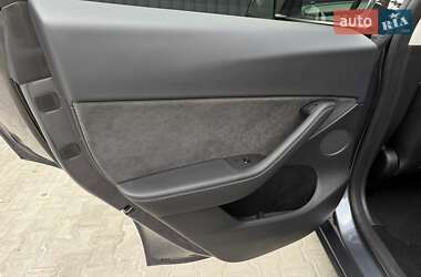 Позашляховик / Кросовер Tesla Model Y 2023 в 