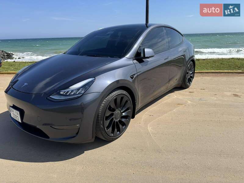 Tesla Model Y 2021