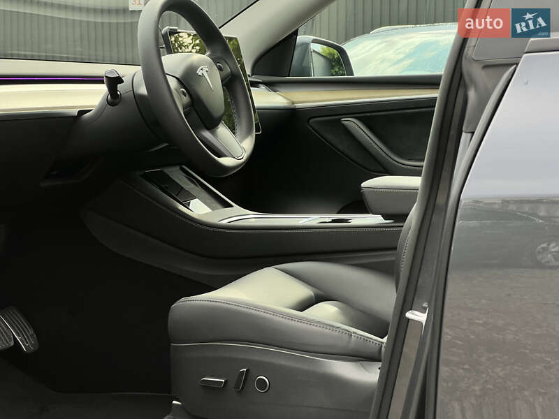 Внедорожник / Кроссовер Tesla Model Y 2022 в Луцке