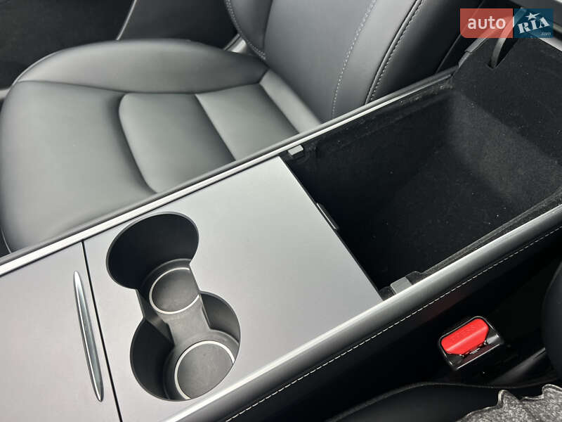 Внедорожник / Кроссовер Tesla Model Y 2022 в Луцке