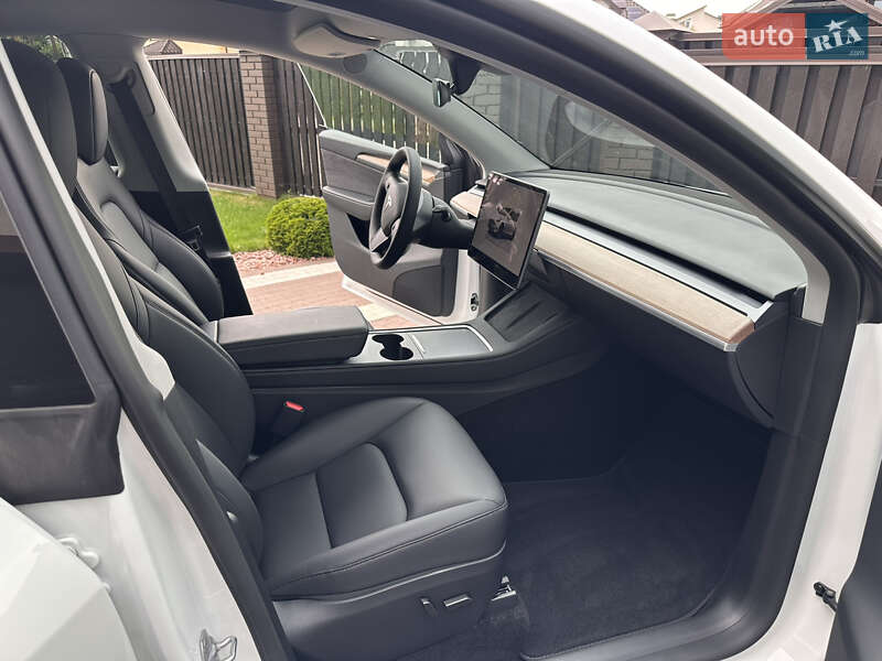Позашляховик / Кросовер Tesla Model Y 2024 в Львові