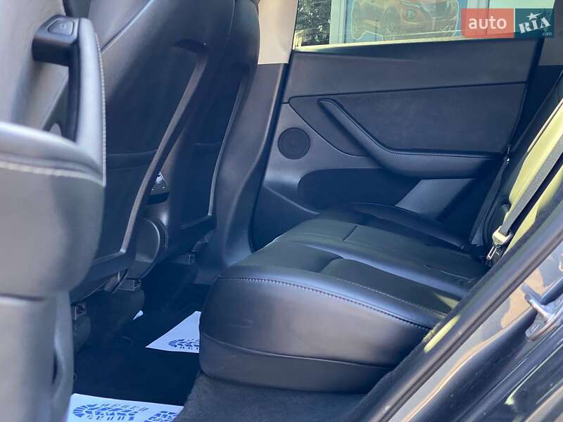 Позашляховик / Кросовер Tesla Model Y 2022 в Львові