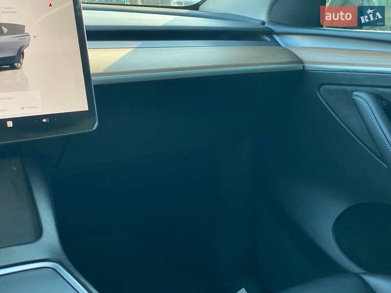 Позашляховик / Кросовер Tesla Model Y 2022 в Львові
