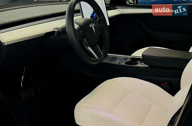 Позашляховик / Кросовер Tesla Model Y 2023 в 
